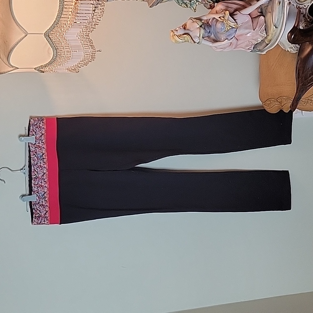 Lululemon pink floral top straight leg leggings
